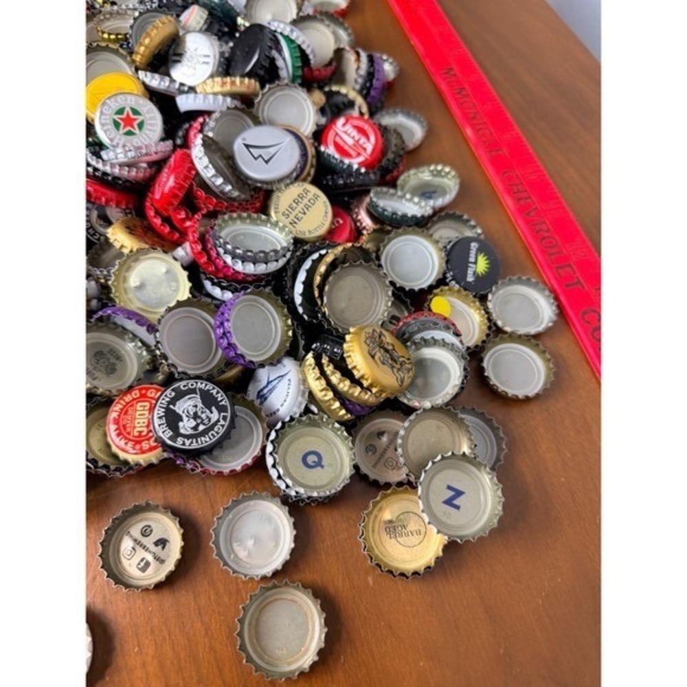Bulk Lot Beer Bottle Caps Collection Vintage Crafting Supplies Display - Picture 2 of 4